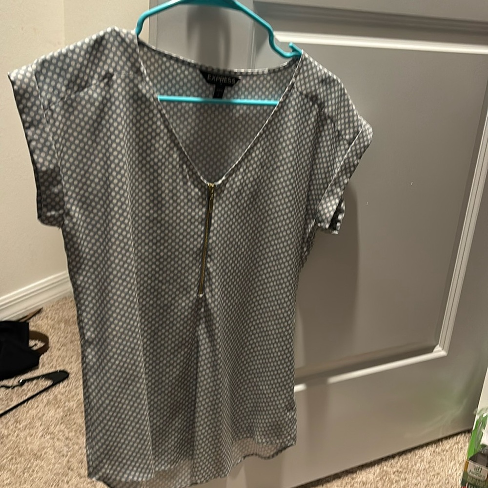 Express size small top